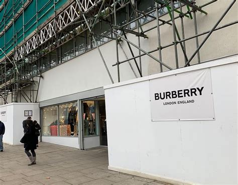 outlet burberry londra prezzi|burberry factory shop location.